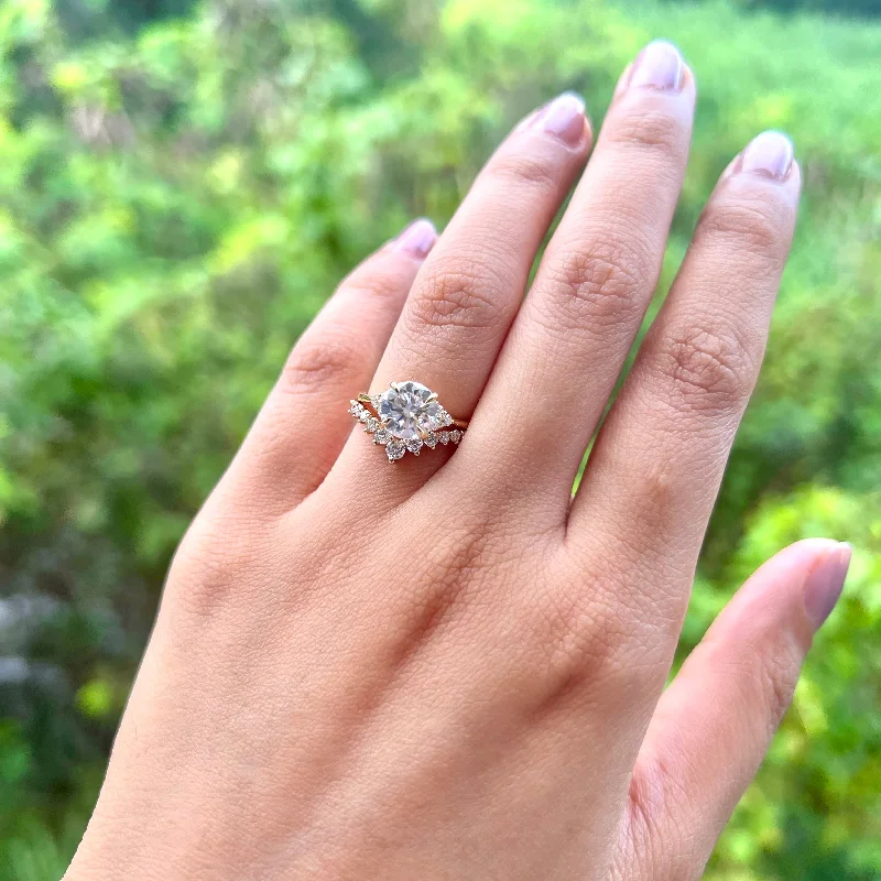 2.65 CT Round Cut Cluster Moissanite Engagement Ring