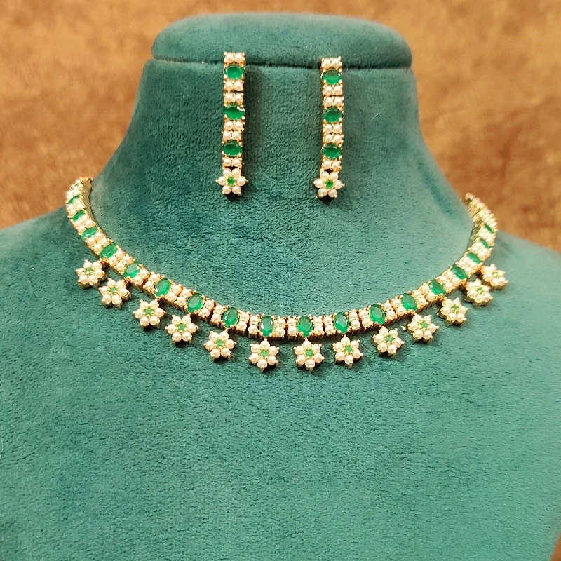 GREEN EMERALD & PEARL GOLD PLATED NECKLACE SET