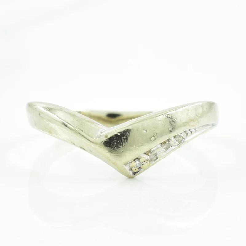 Chevron Diamond Ring | 0.02ctw | SZ 6.25 |