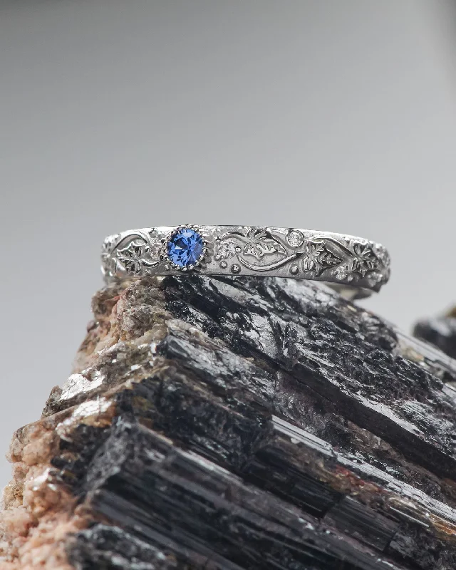 Ivy wedding band with a blue sapphire and diamonds, ivy leaf ring with diamonds, comfort fit ring