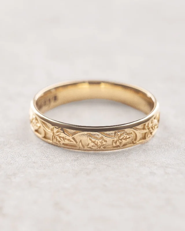 Gold leaf wedding band, ivy leaves ring, comfort fit ring 4 mm