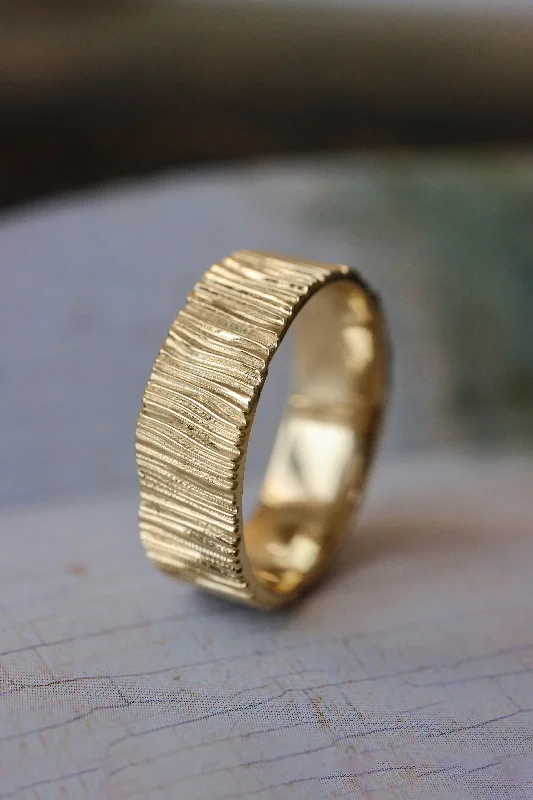 Wood textured ring, 7 mm wedding band for man