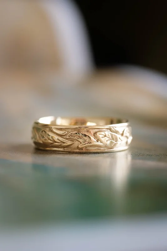 Leaf pattern wedding band, unisex ring / Wisteria & Amelia